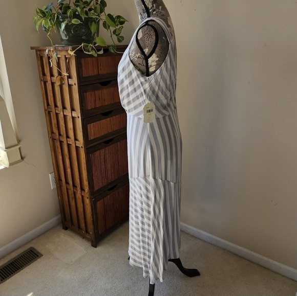 NWT alterd state striped deep V neck maxi dress M - Picture 3 of 8
